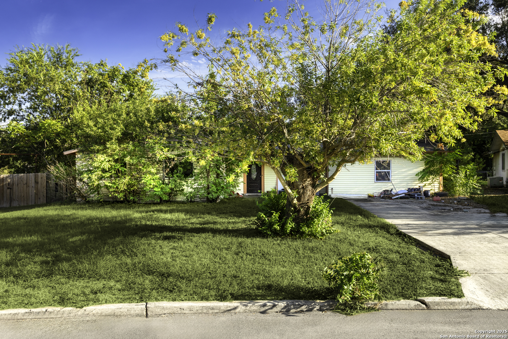 3306 Fallen Leaf San Antonio TX 78230