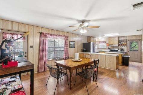 2115 Mesa Verde Medina TX 78055