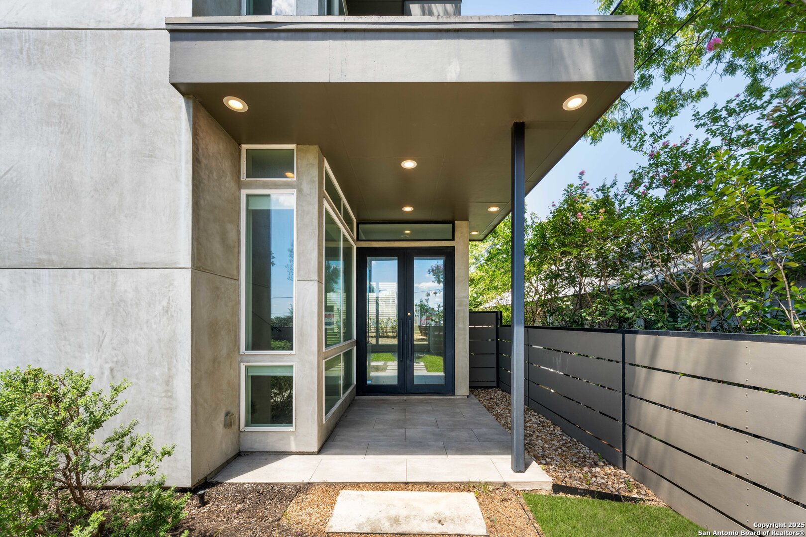 2004 E 8th Street Austin TX 78702