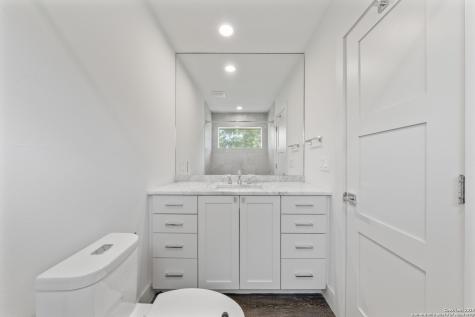 2004 E 8th Street Austin TX 78702