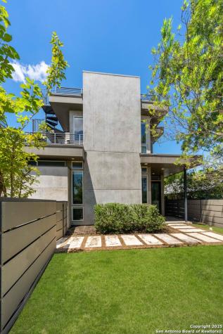 2004 E 8th Street Austin TX 78702