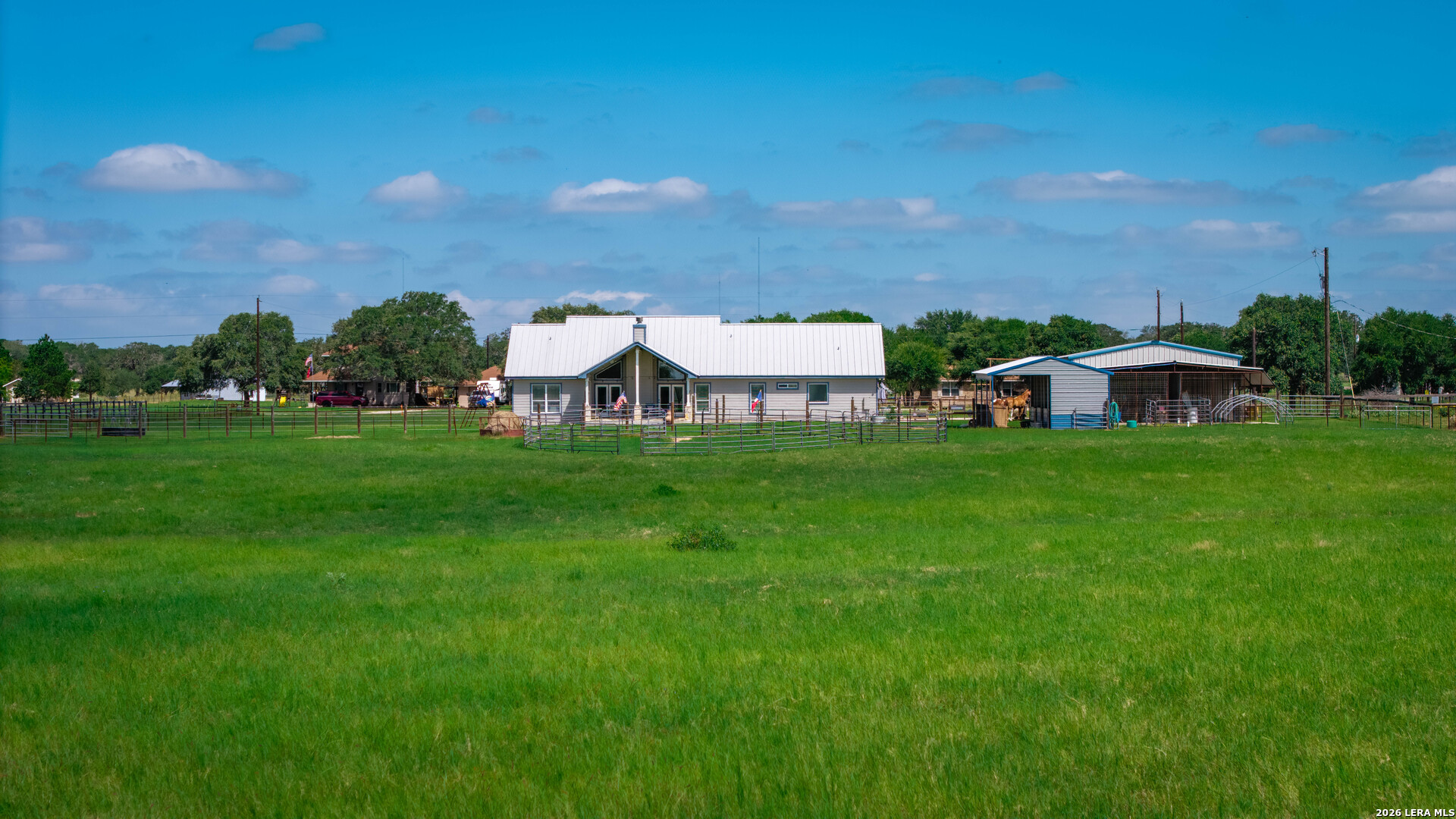 247 S Palo Alto Floresville TX 78114