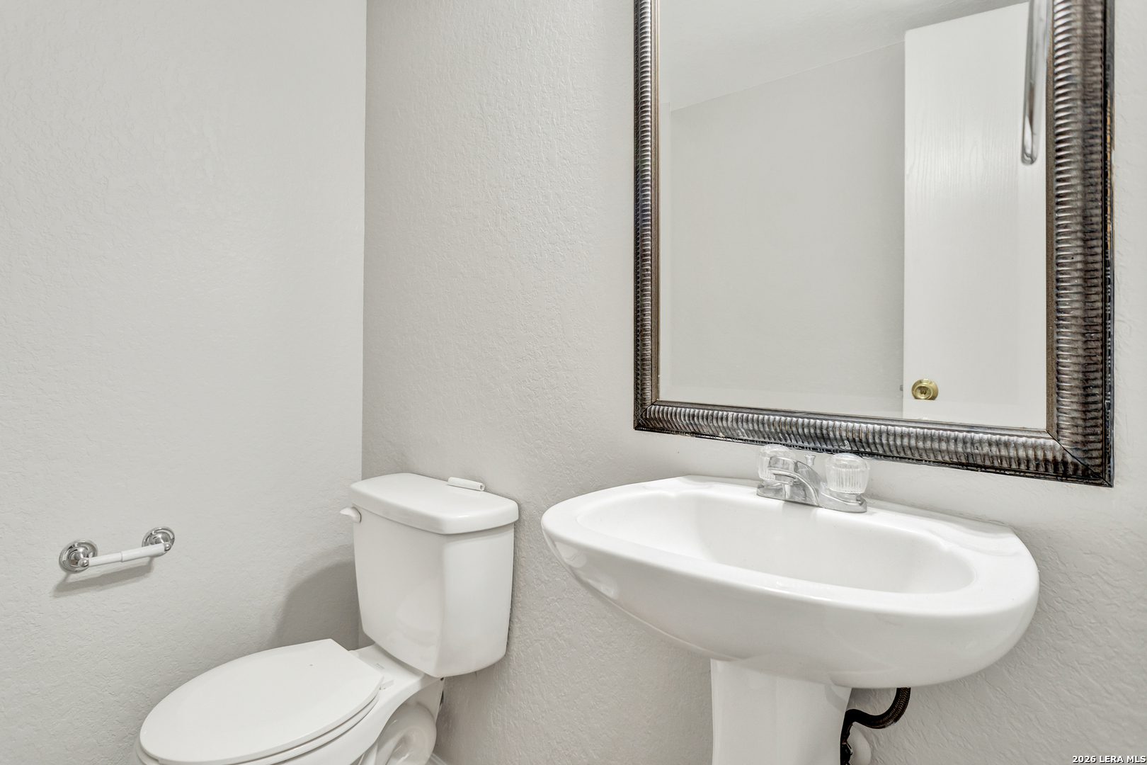 6119 Ironmill Creek Converse TX 78109