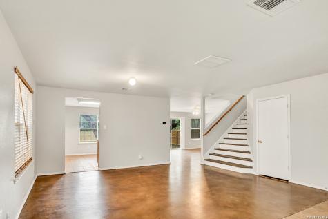 6119 Ironmill Creek Converse TX 78109