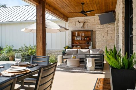 2009 Axis Circle Fredericksburg TX 78624