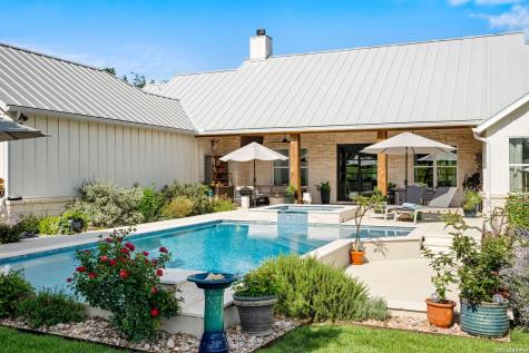 2009 Axis Circle Fredericksburg TX 78624