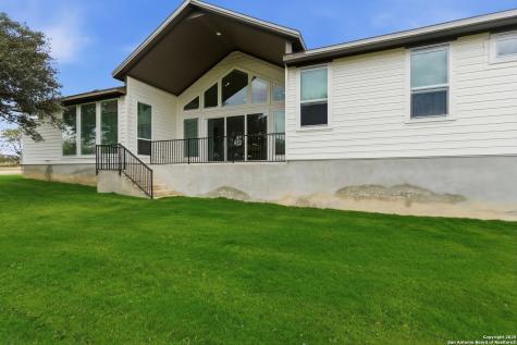 530 Poe Parkway Castroville TX 78009