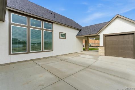 530 Poe Parkway Castroville TX 78009