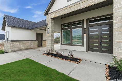 530 Poe Parkway Castroville TX 78009