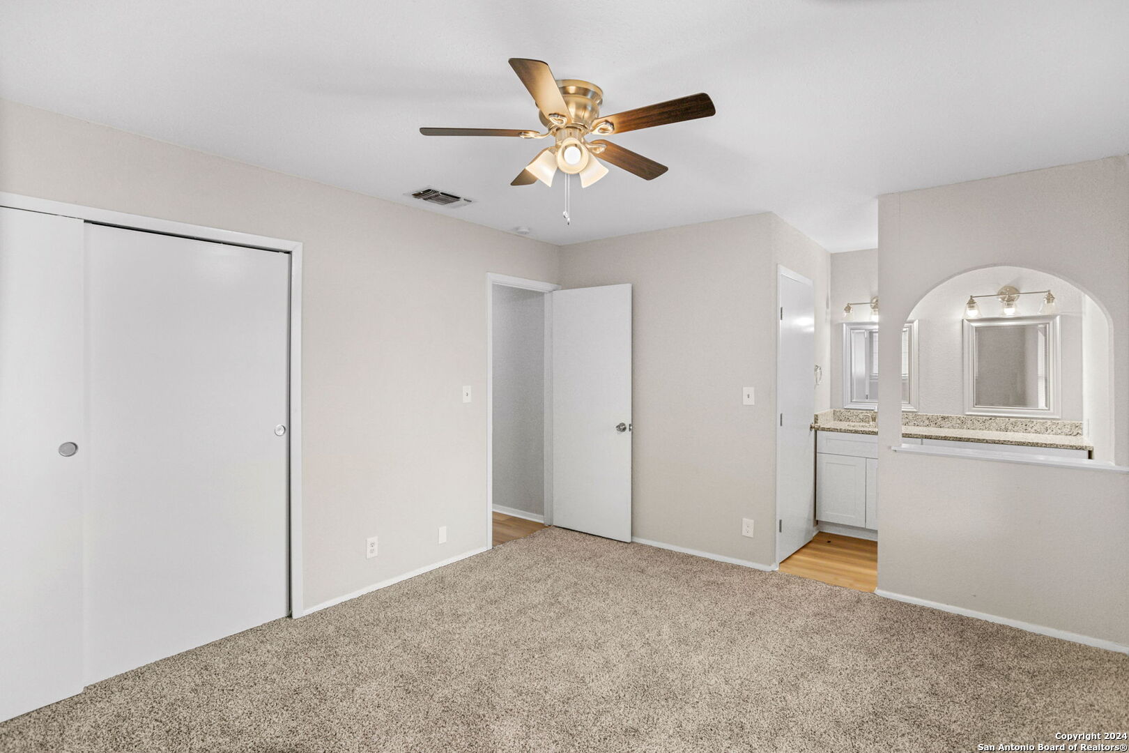 5986 Midcrown Drive San Antonio TX 78218
