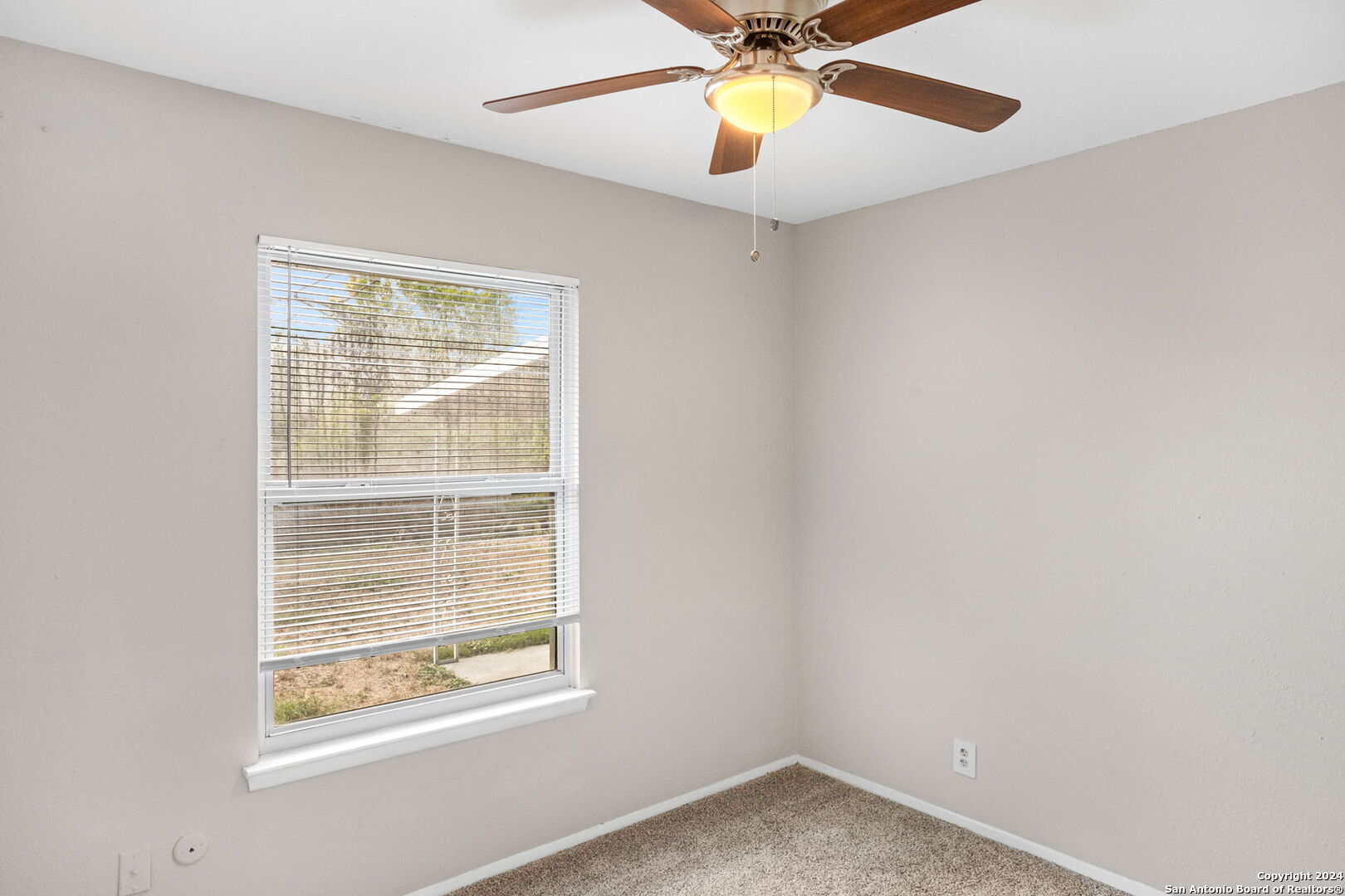 5986 Midcrown Drive San Antonio TX 78218