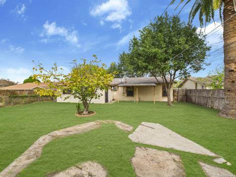 5530 Knoll Krest San Antonio TX 78242