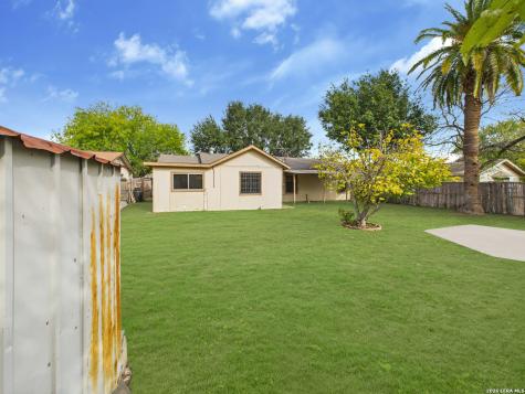 5530 Knoll Krest San Antonio TX 78242