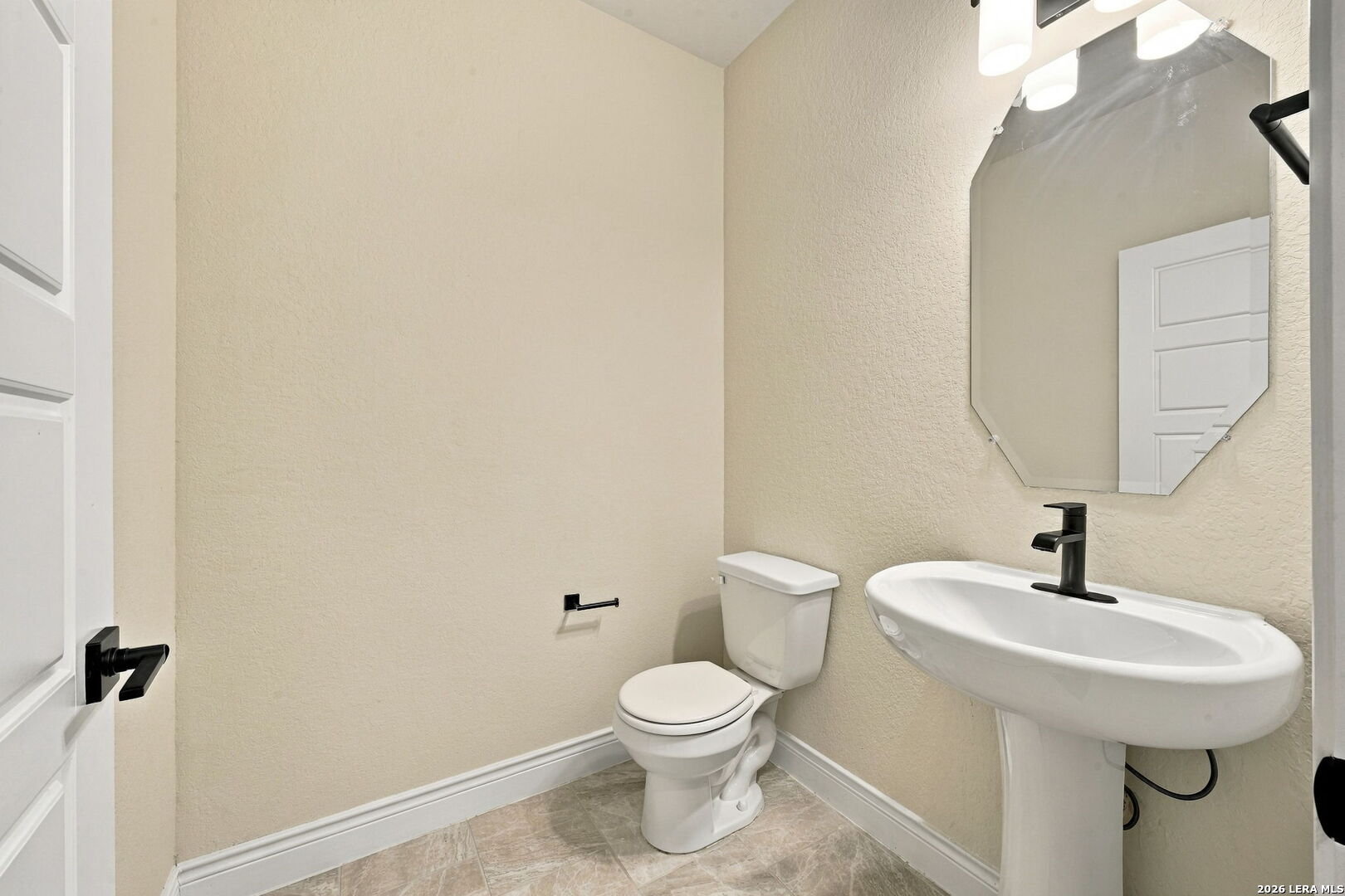 2027 Knippa San Antonio TX 78253