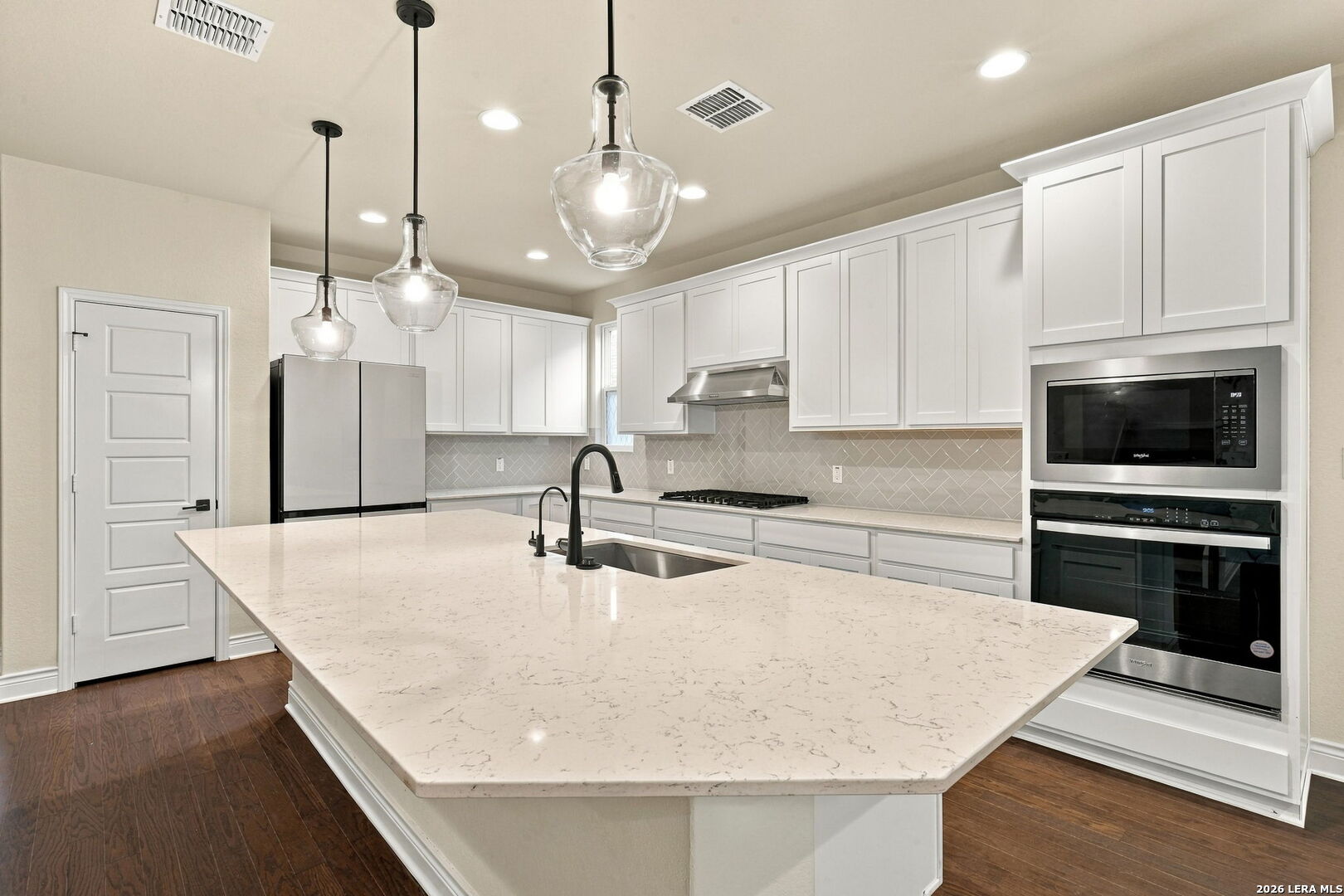 2027 Knippa San Antonio TX 78253