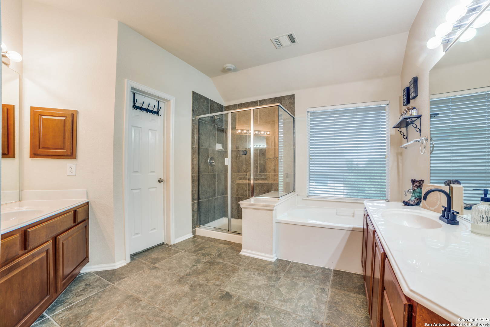 10106 Ramblin River Road San Antonio TX 78251