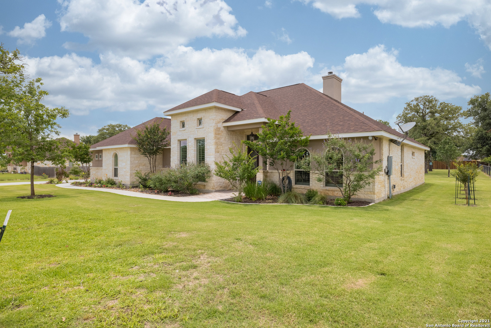 255 Abrego Lake Drive Floresville TX 78114