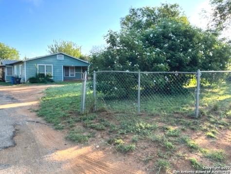112 W Curtis Street Dilley TX 78017