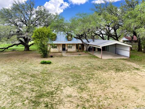360 Horton Road Poteet TX 78065