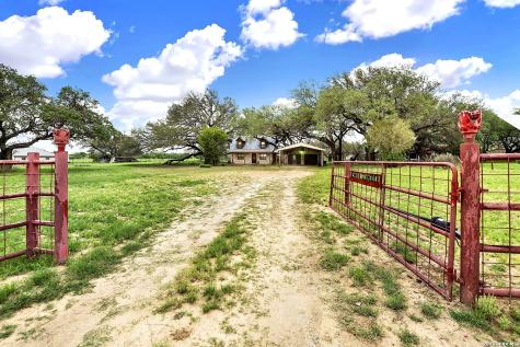 360 Horton Road Poteet TX 78065