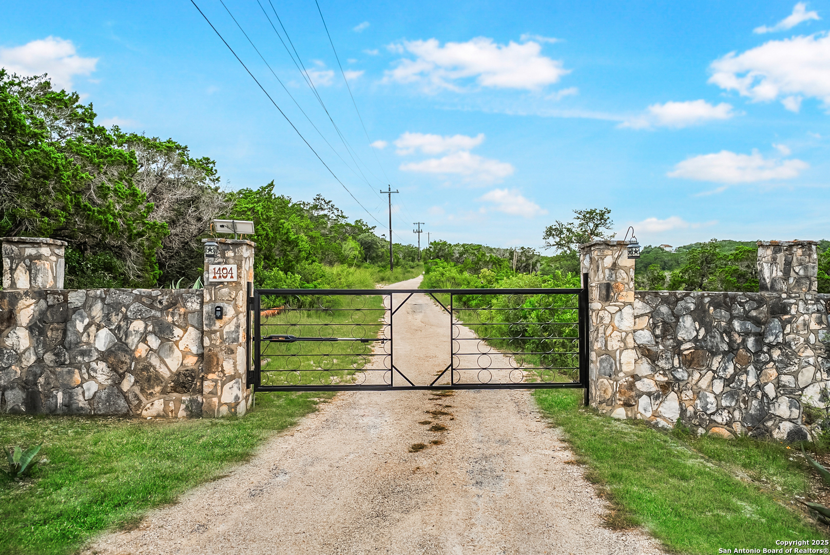 1494 County Road 270 Mico TX 78056