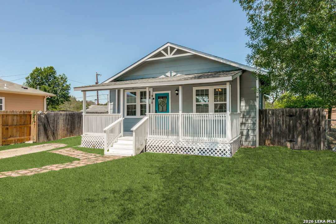 915 W Rosewood San Antonio TX 78201