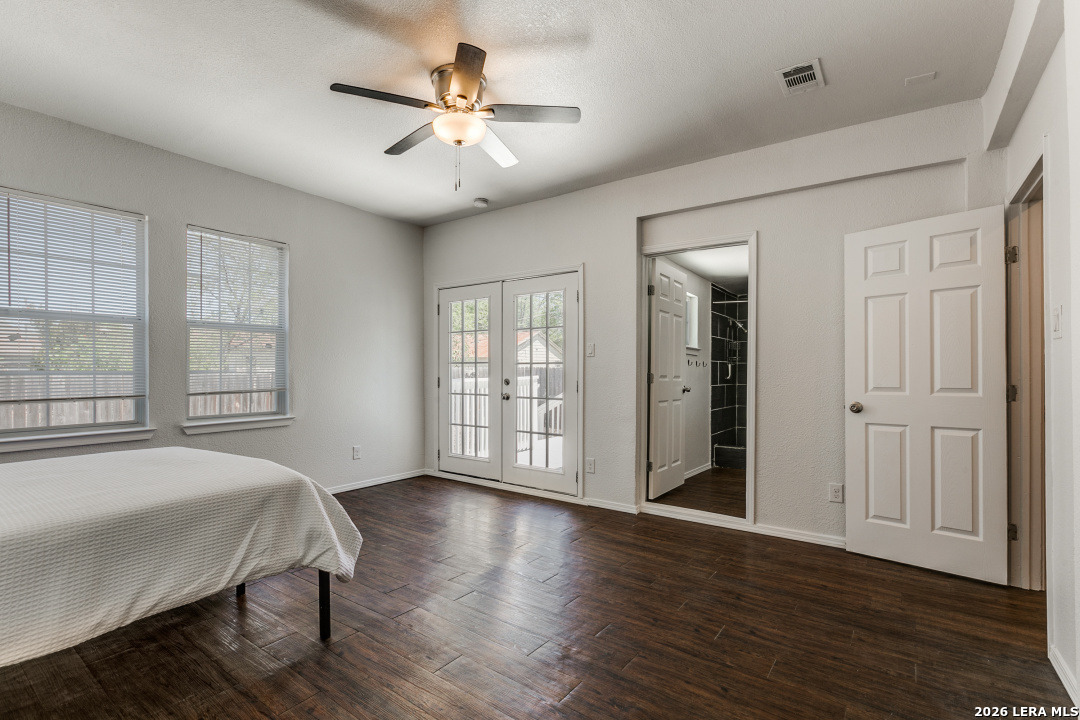 915 W Rosewood San Antonio TX 78201