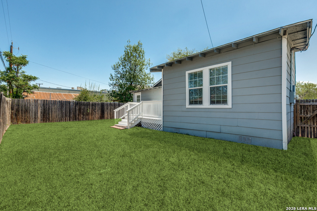 915 W Rosewood San Antonio TX 78201