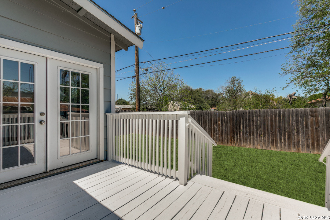 915 W Rosewood San Antonio TX 78201