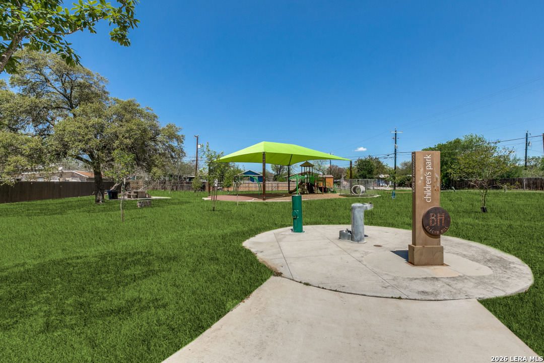 915 W Rosewood San Antonio TX 78201