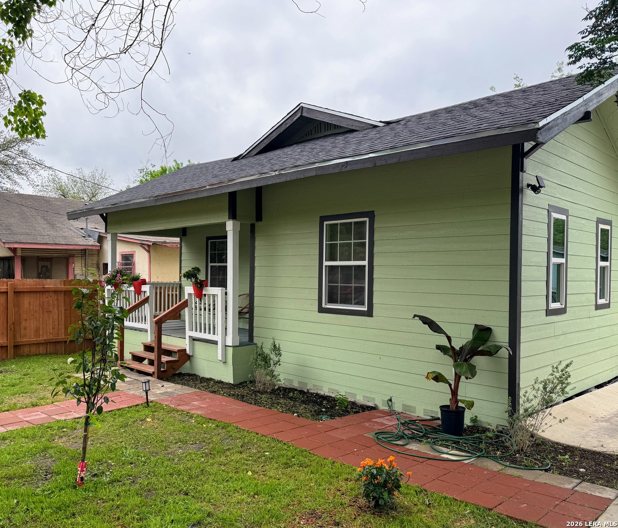 647 N San Gabriel San Antonio TX 78228