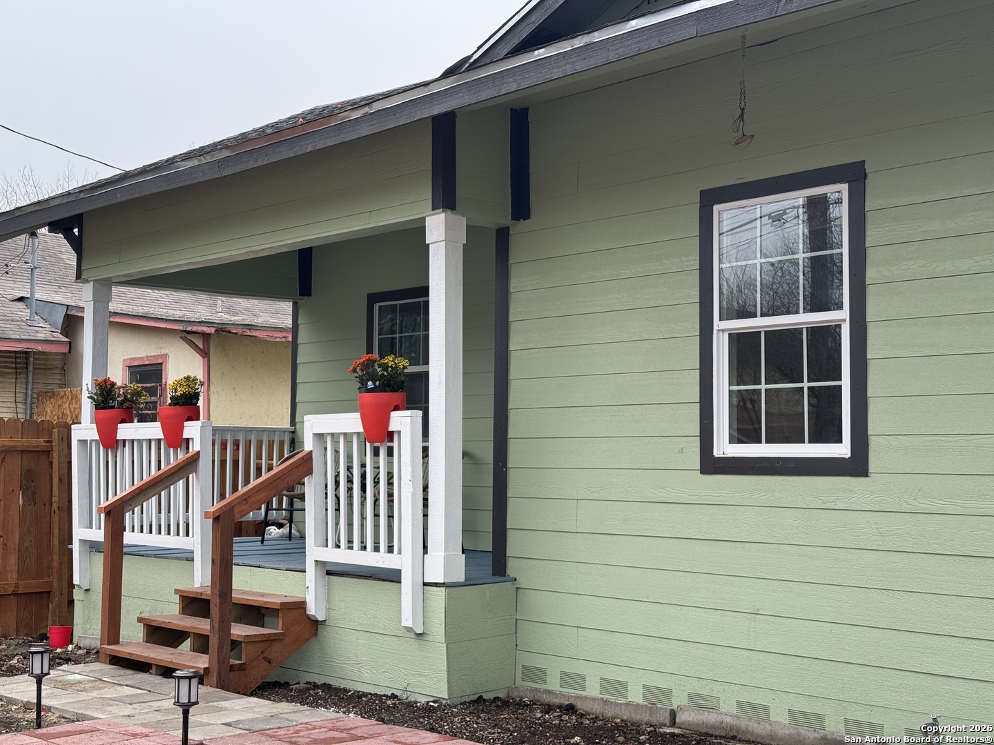 647 N San Gabriel San Antonio TX 78228