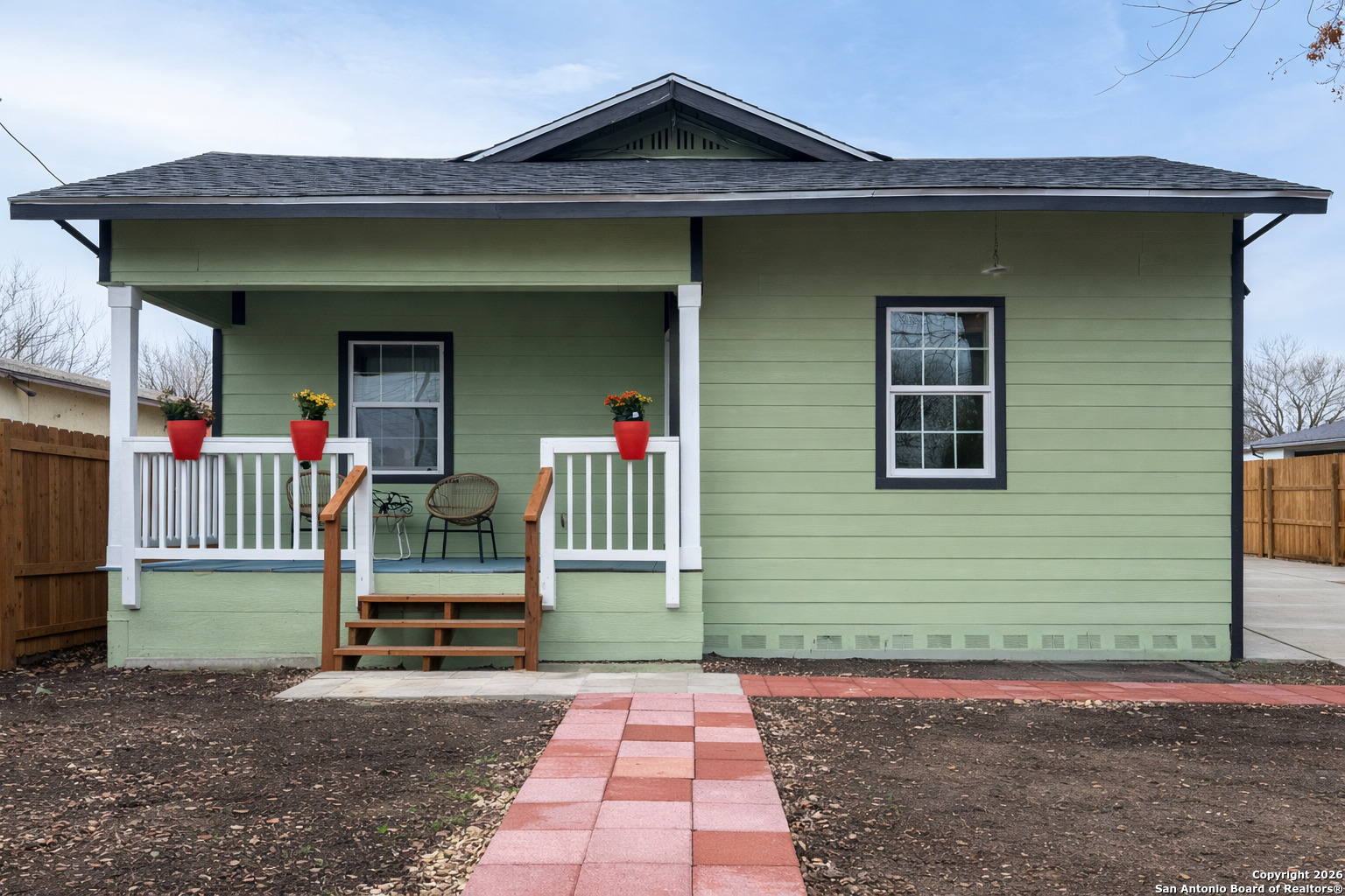 647 N San Gabriel San Antonio TX 78228