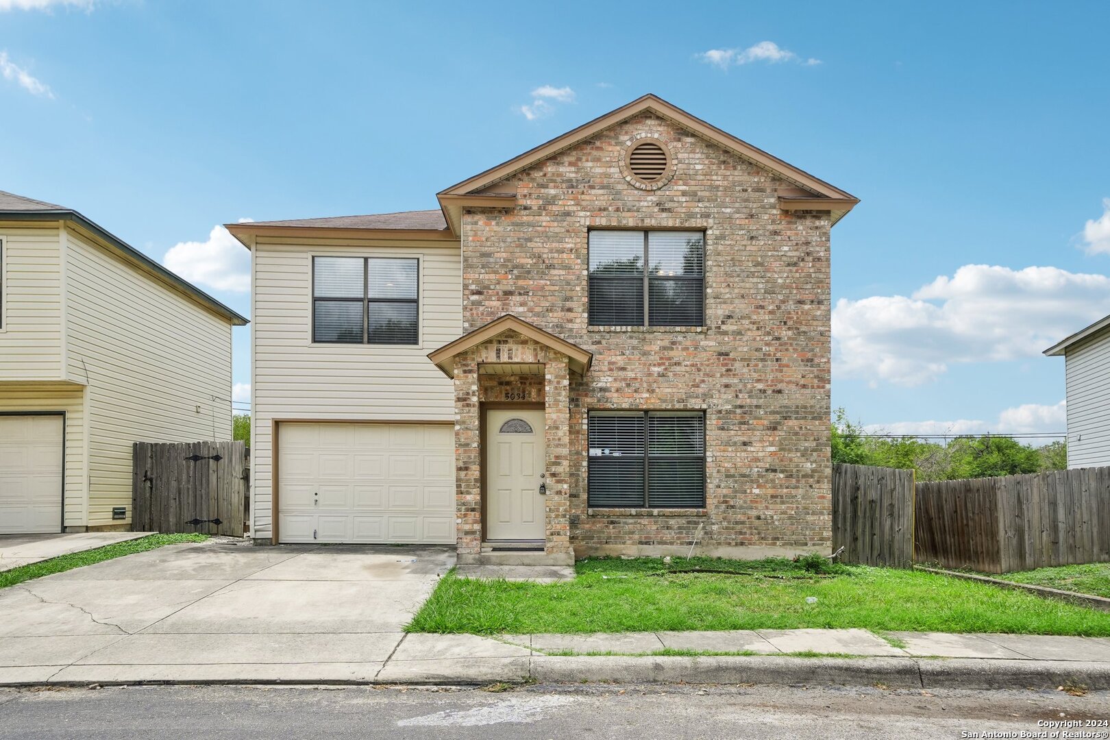 5034 Kenton Royalle San Antonio TX 78240