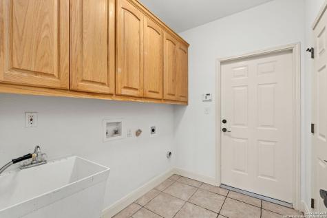 231 Broken Arrow Floresville TX 78114