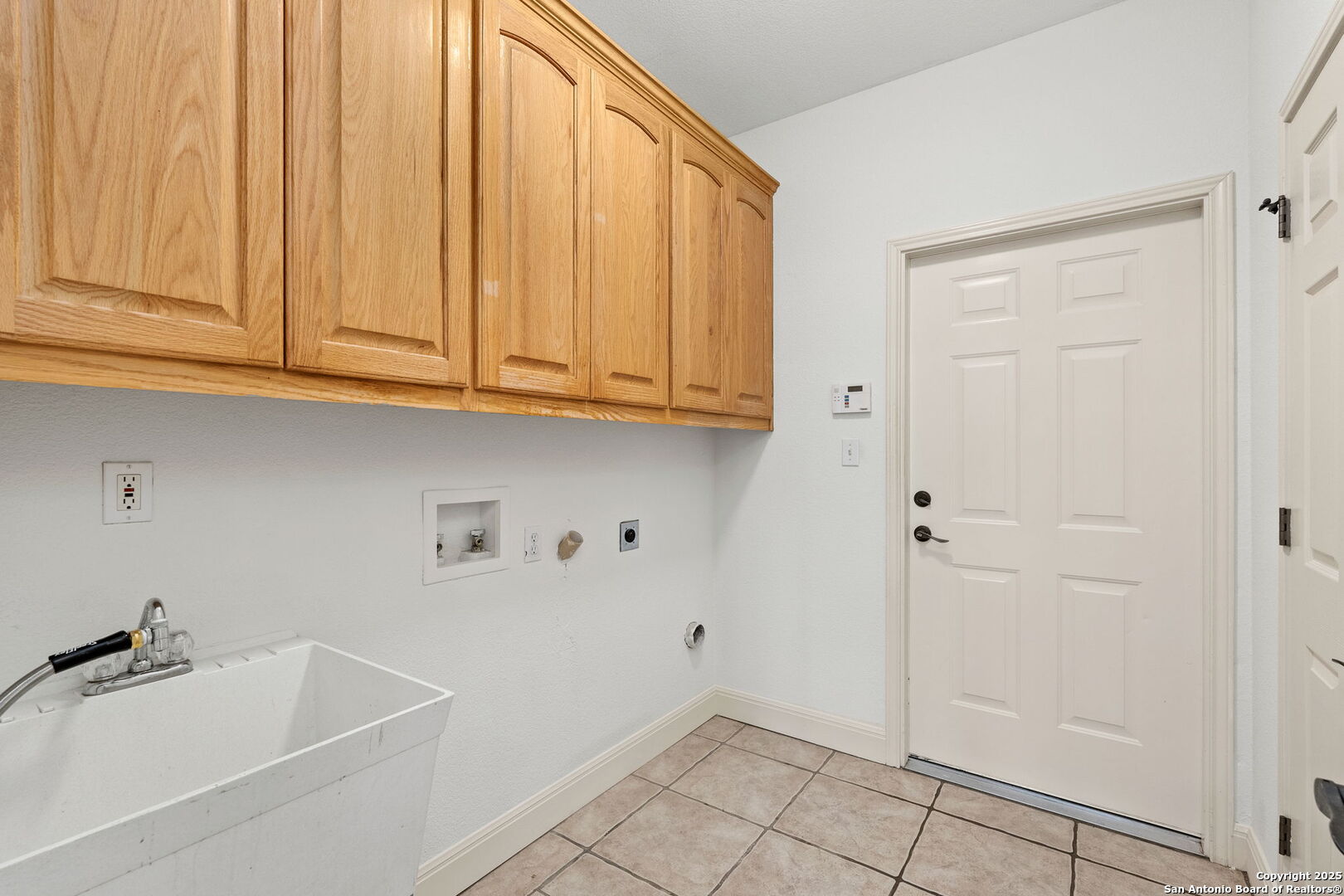 231 Broken Arrow Floresville TX 78114