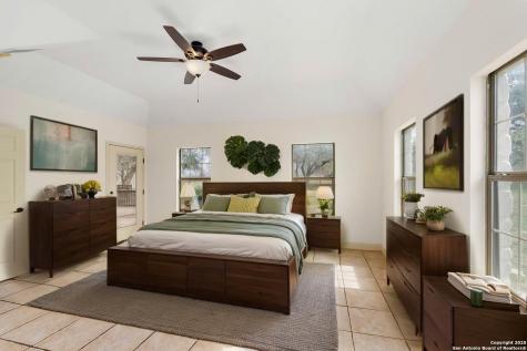231 Broken Arrow Floresville TX 78114