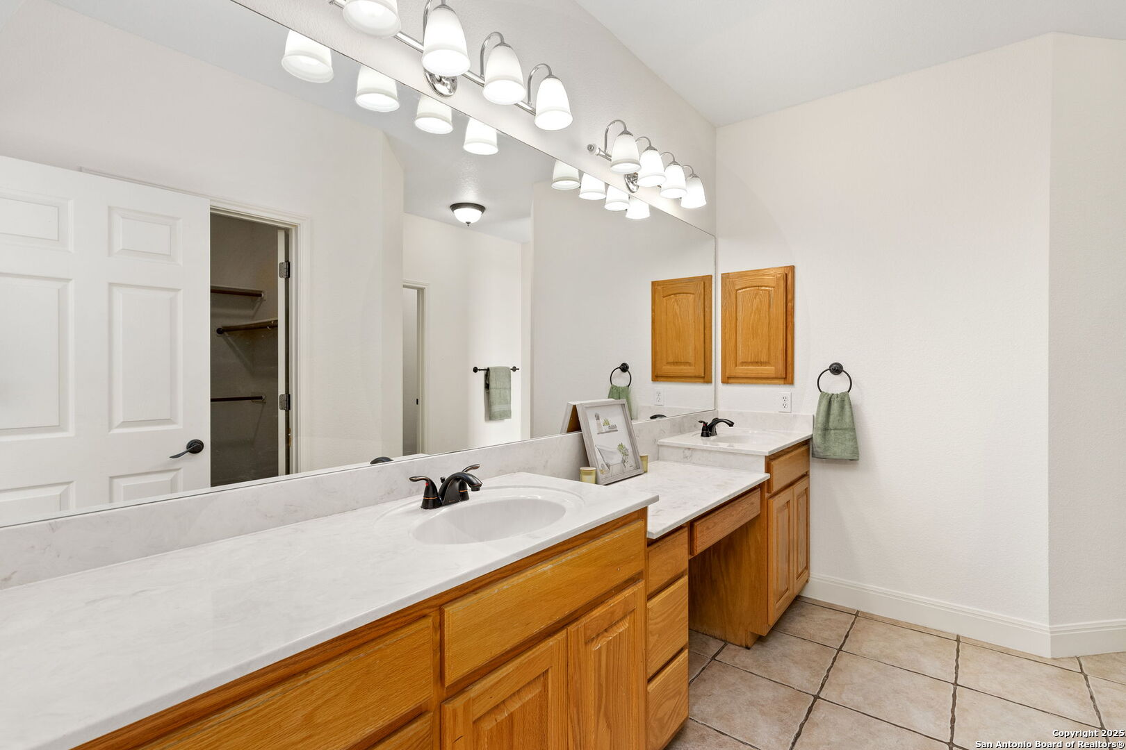 231 Broken Arrow Floresville TX 78114
