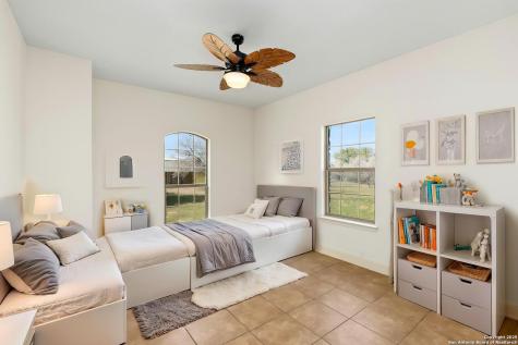 231 Broken Arrow Floresville TX 78114