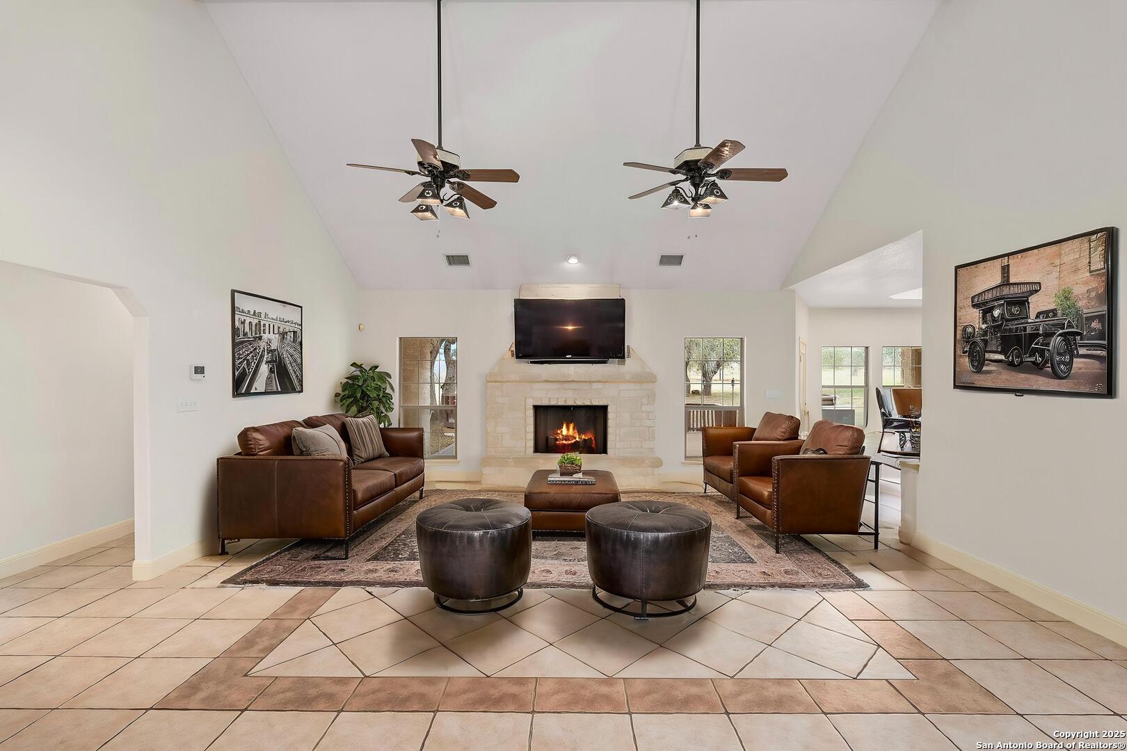 231 Broken Arrow Floresville TX 78114