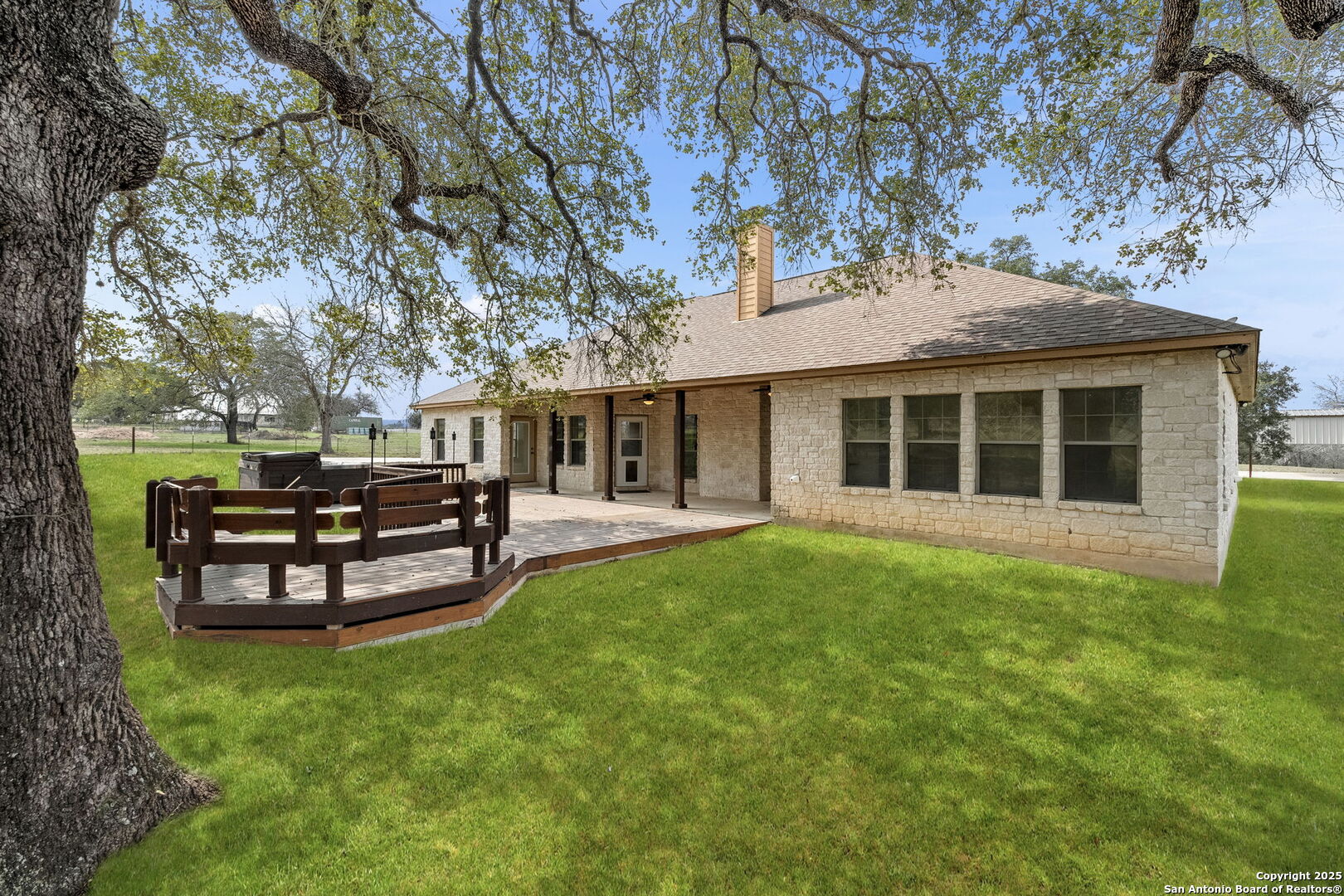 231 Broken Arrow Floresville TX 78114