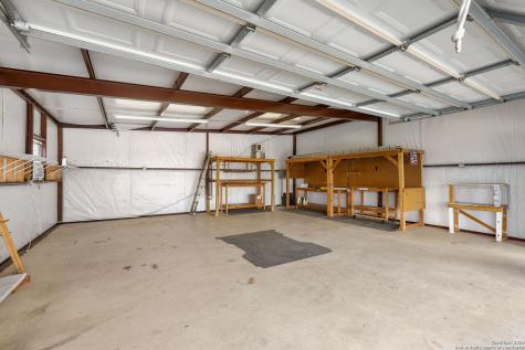 231 Broken Arrow Floresville TX 78114