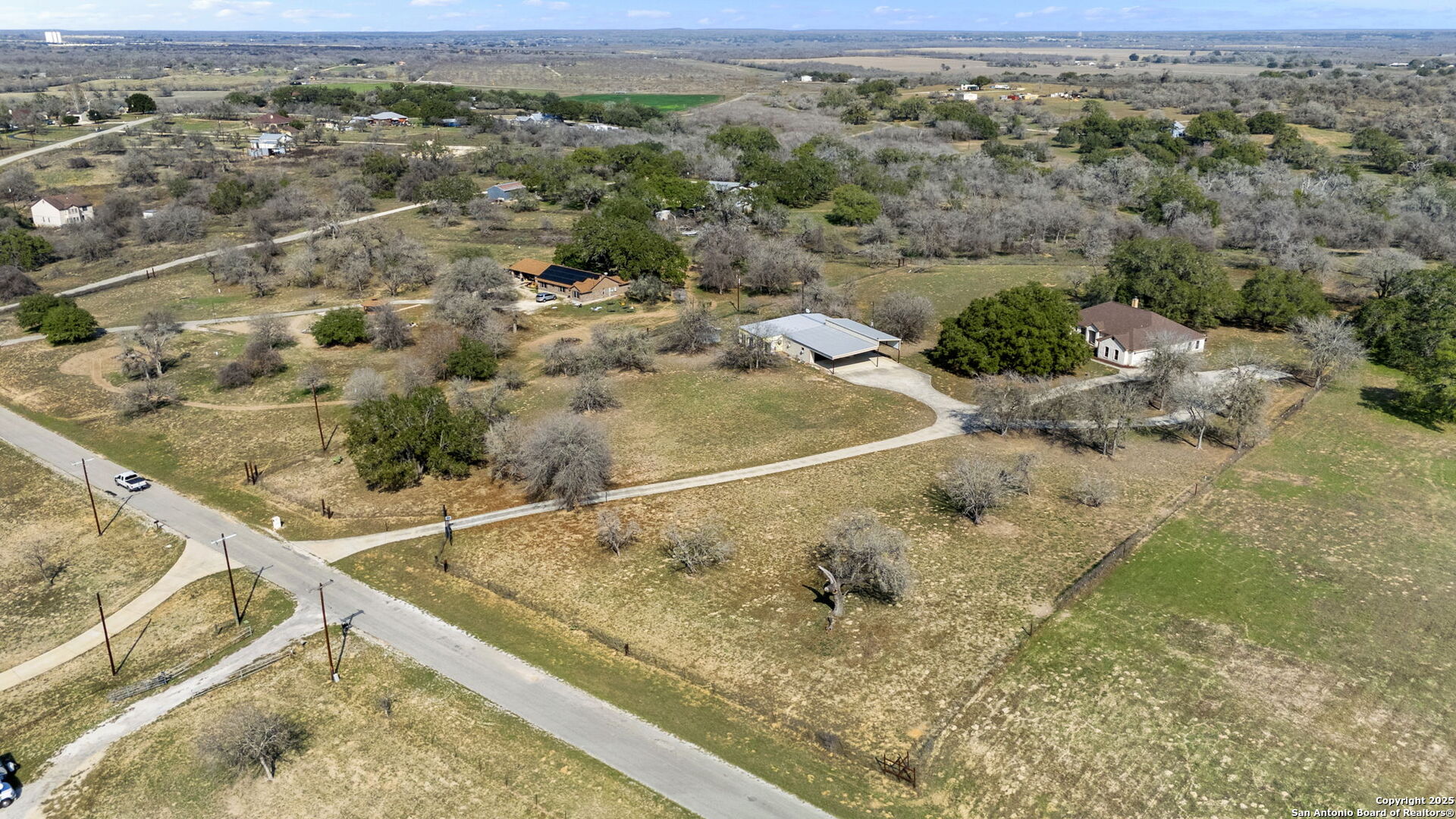 231 Broken Arrow Floresville TX 78114