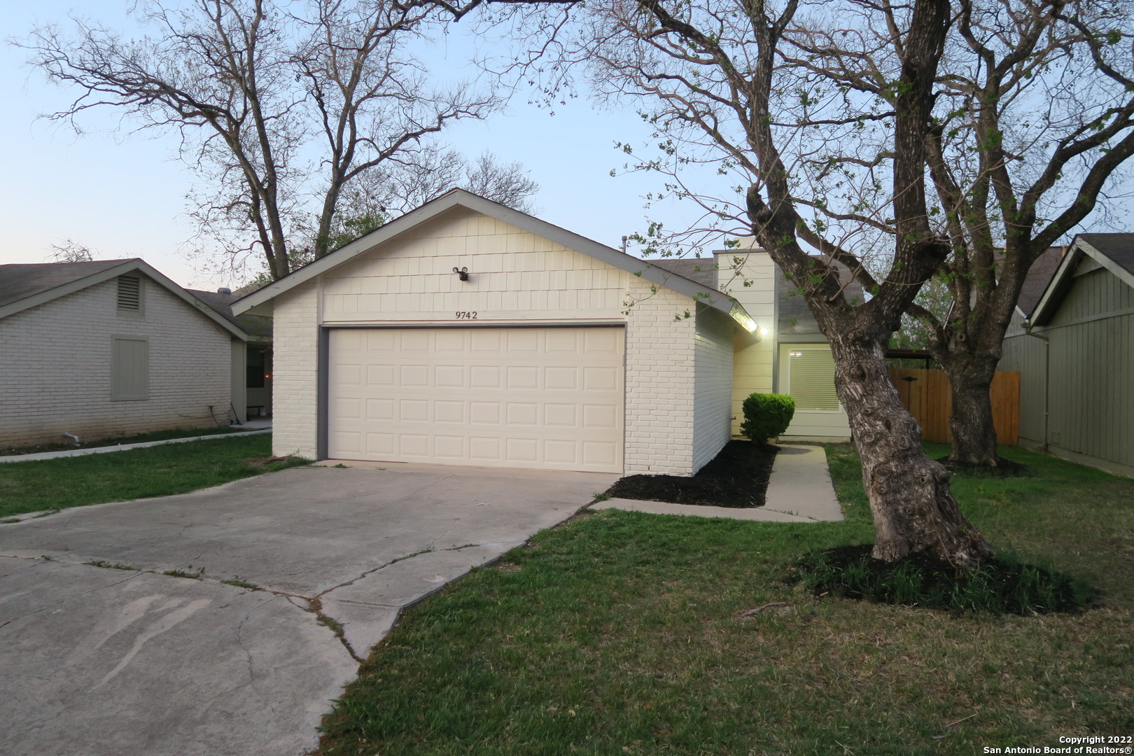 9742 Meadow Drive Converse TX 78109