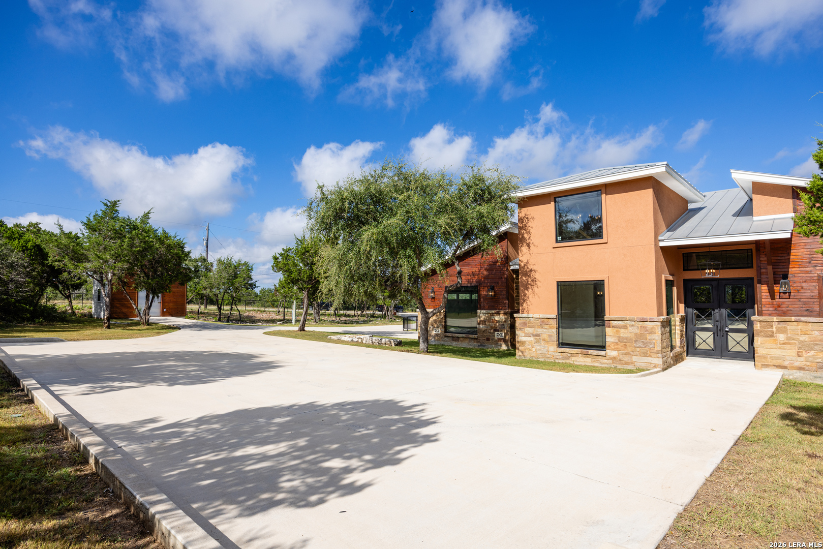 114 County Road 2729 Mico TX 78056