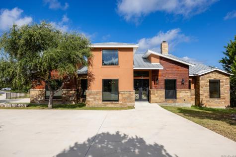 114 County Road 2729 Mico TX 78056
