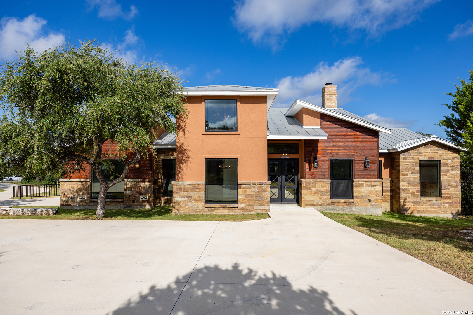 114 County Road 2729 Mico TX 78056