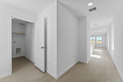 2214 Collins Alley Converse TX 78109