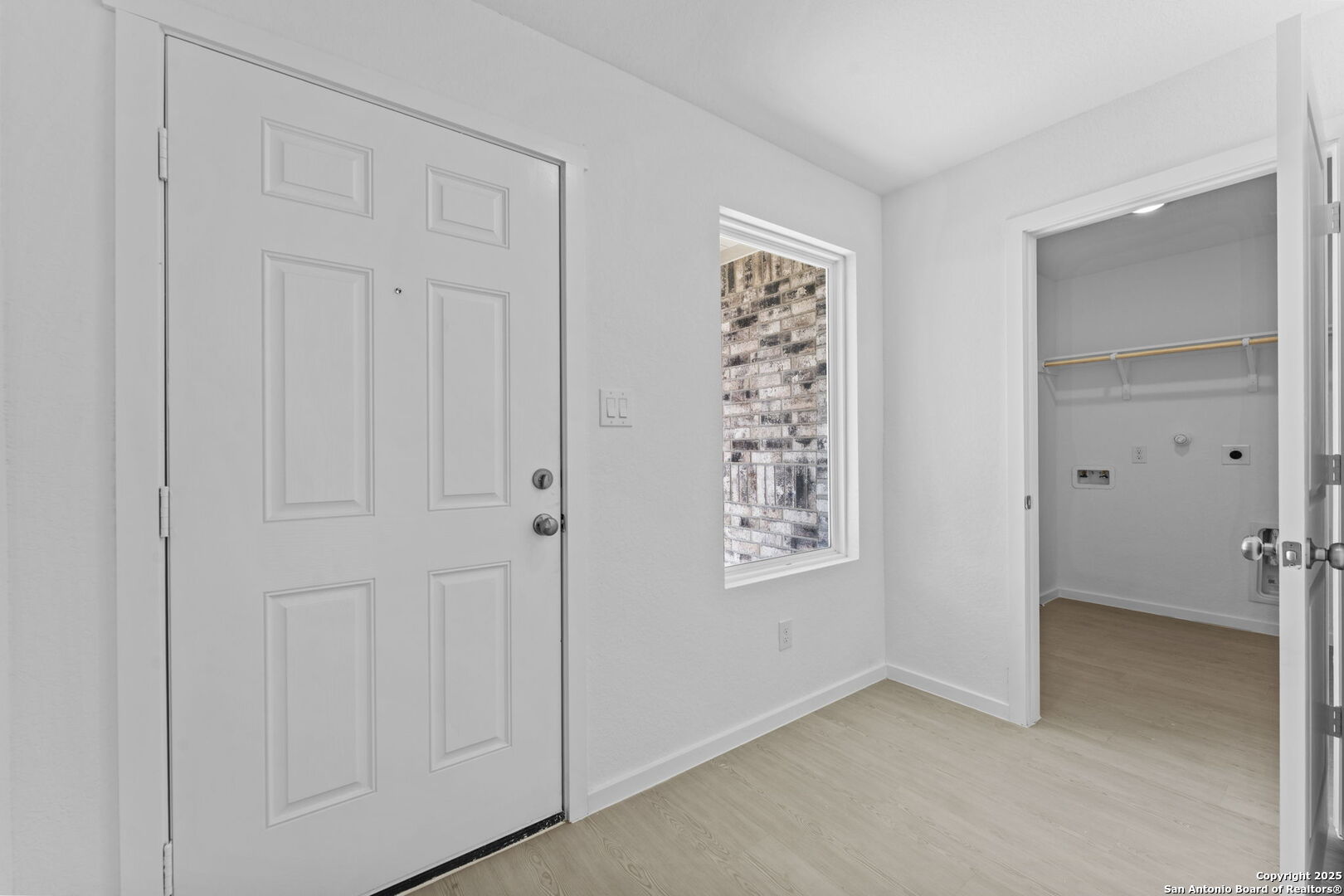 2214 Collins Alley Converse TX 78109