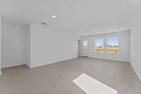 2214 Collins Alley Converse TX 78109